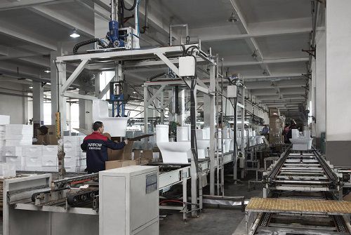 箭牌家居集團(tuán)亮相“新制造時(shí)代·2020中國互聯(lián)網(wǎng)制造峰會(huì)”，以互聯(lián)網(wǎng)服務(wù)驅(qū)動(dòng)家居智造新生態(tài)